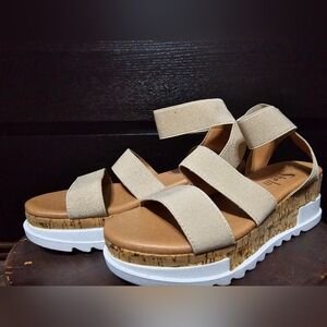 Shien Platform Sandals